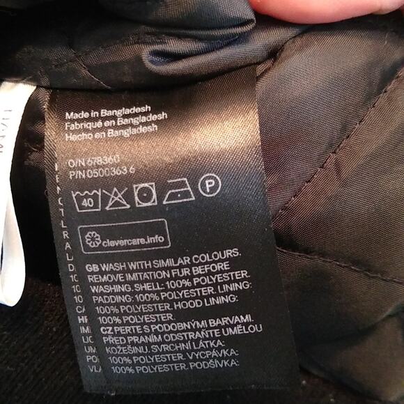 H&M juniors 13 /14 black hooded jacket. Warm - Picture 9 of 9